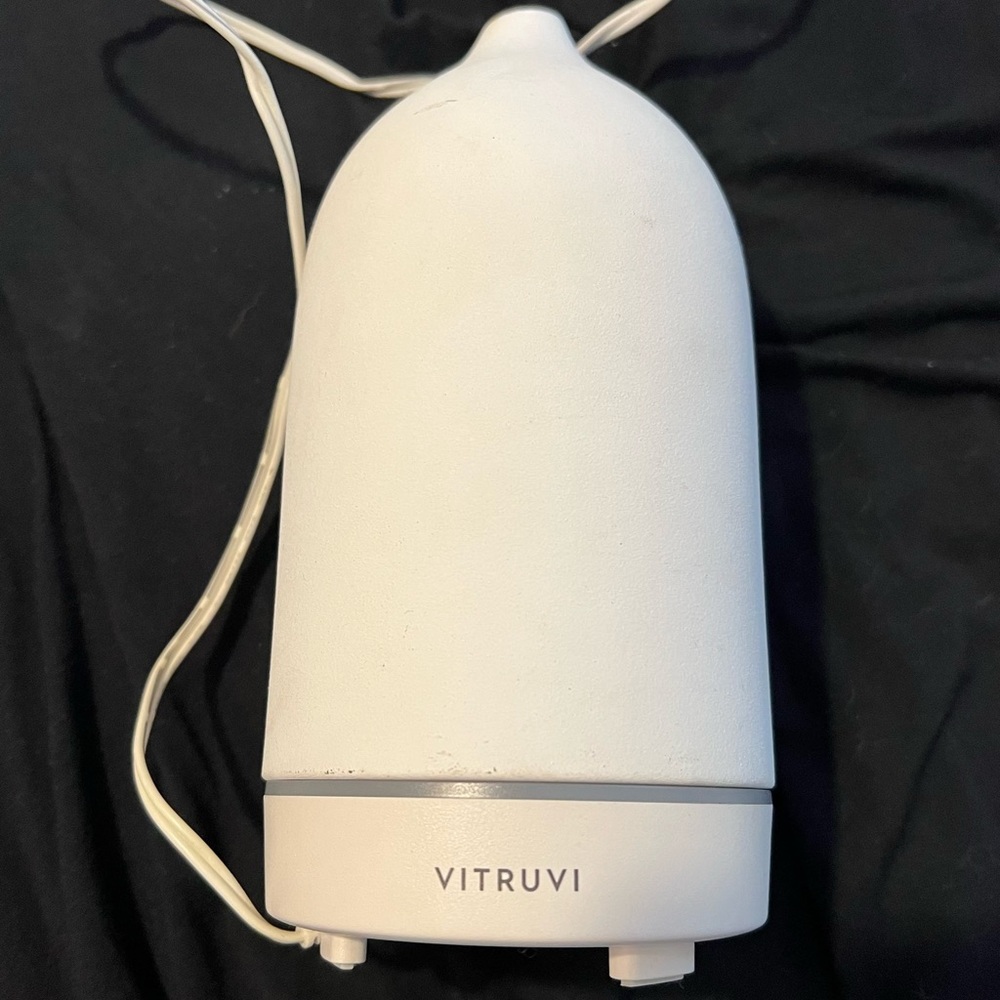 Vitruvius Essential Oil Diffuser - Picture 2 of 3